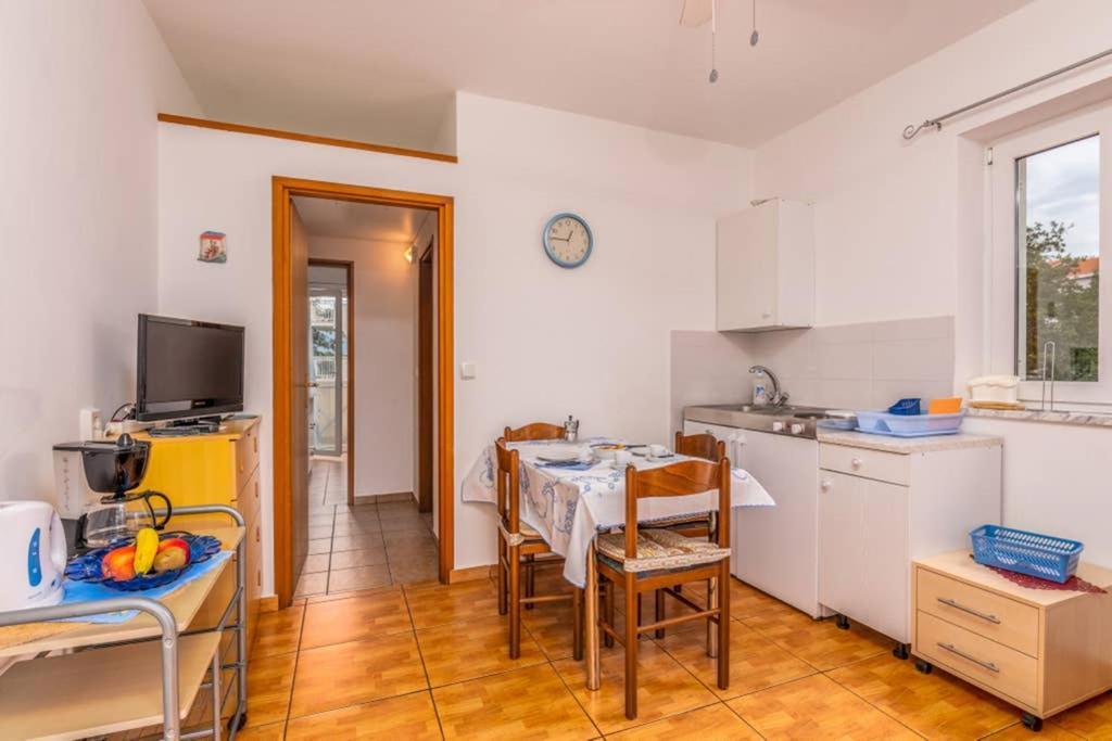 Apartment Mira 3 Klimno Exterior foto
