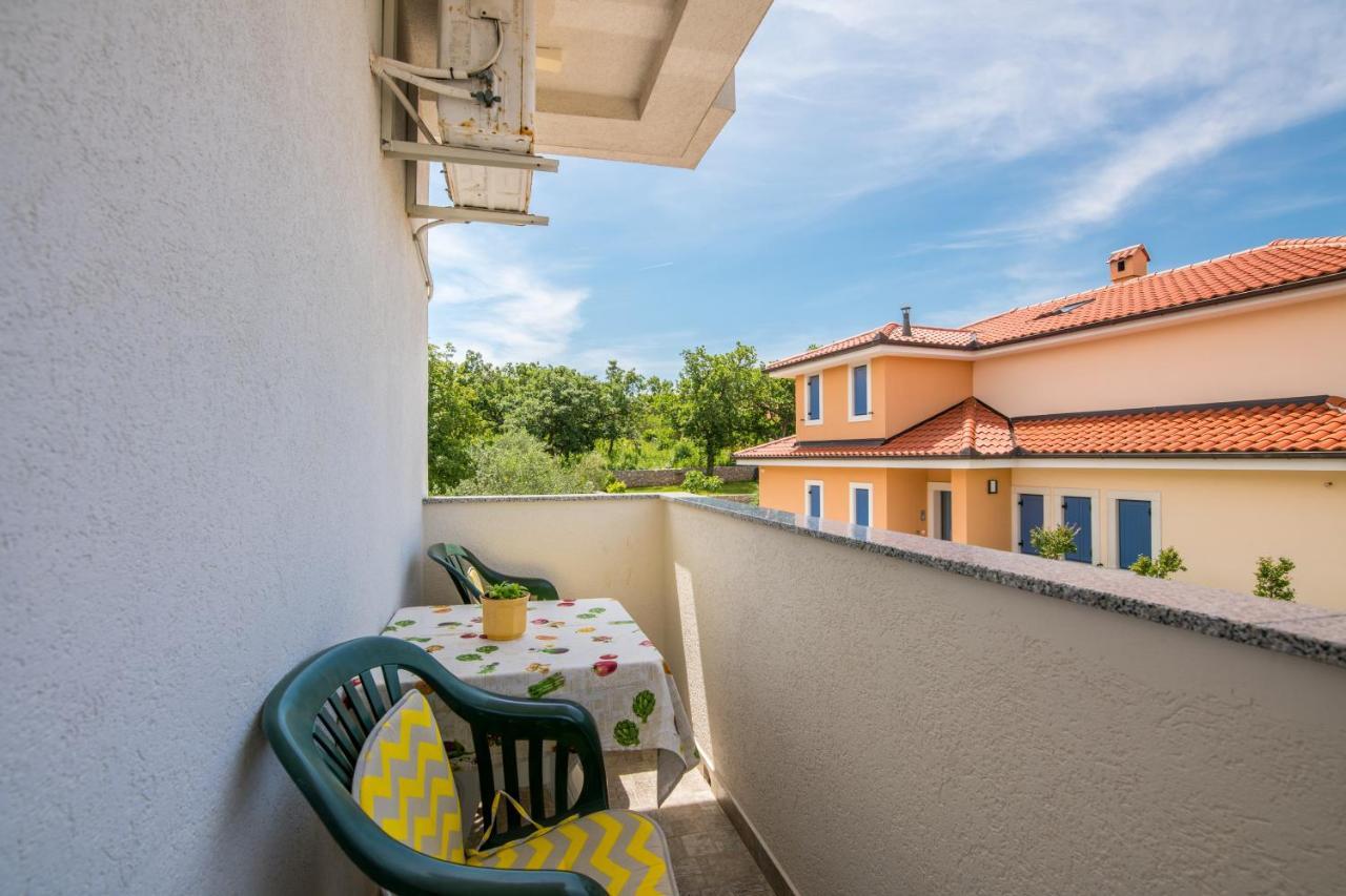 Apartment Mira 3 Klimno Exterior foto